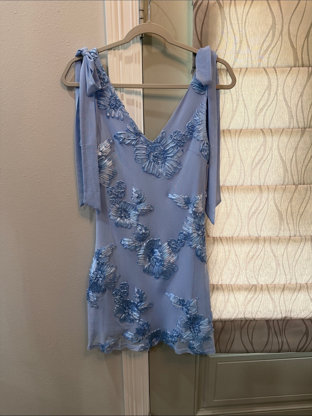 Sleeveless Tie-Shoulder Floral Appliqué Dress in Light Blue